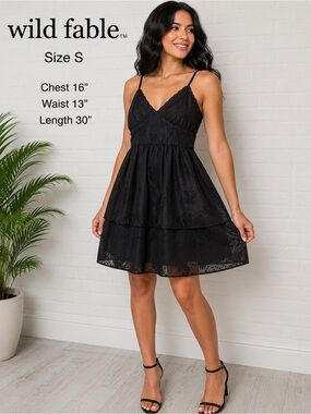 Wild Fable Black Tiered Babydoll Mini Dress Size S Floral Textured Sleeveless